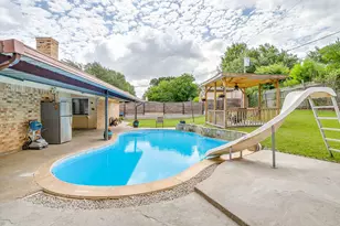 2421 Parkside Dr, Grand Prairie, TX 75052 - Photo 1