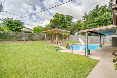 2421 Parkside Drive, Grand Prairie, TX 75052 - Photo 8