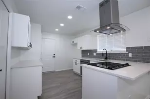 2910 Tanglewood Dr, Lancaster, TX 75134 - Photo 6