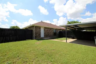 2910 Tanglewood Dr, Lancaster, TX 75134 - Photo 16