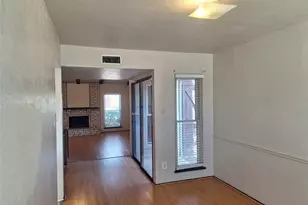 10238 White Elm Rd, Dallas, TX 75243 - Photo 8