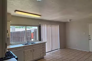 10238 White Elm Rd, Dallas, TX 75243 - Photo 10