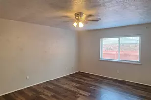 10238 White Elm Rd, Dallas, TX 75243 - Photo 12