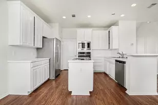 129 Hanover St, Grand Prairie, TX 75052 - Photo 8