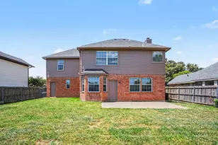 129 Hanover St, Grand Prairie, TX 75052 - Photo 16