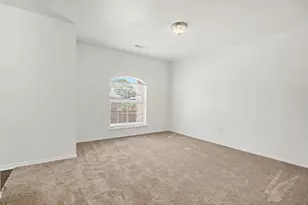 129 Hanover St, Grand Prairie, TX 75052 - Photo 14