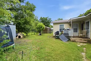 307 W Goddard St, West, TX 76691 - Photo 14