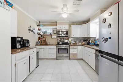 307 W Goddard Street, West, TX 76691 - Photo 6