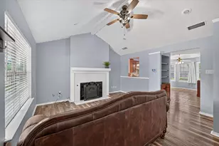 209 Pafford St, Justin, TX 76247 - Photo 4