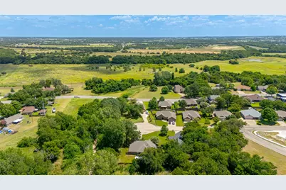 712 Spring Meadow Street, Stephenville, TX 76401 - Photo 32