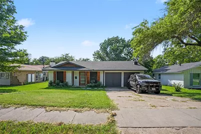 325 Clary Drive, Mesquite, TX 75149 - Photo 2