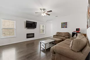 3916 Oak Crk Cir, Denison, TX 75020 - Photo 4