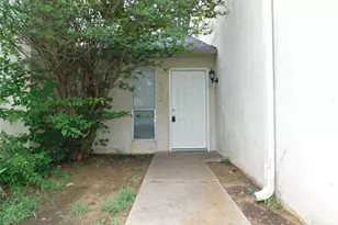 1915 Kingswood Ct, Denton, TX 76205 - Photo 2