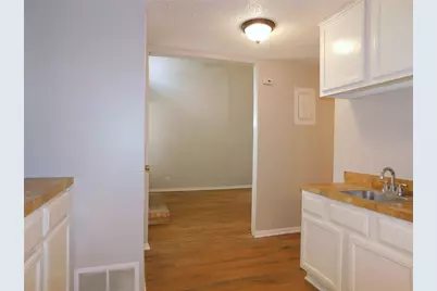 1915 Kingswood Court, Denton, TX 76205 - Photo 6