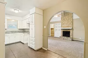 3300 Heritage Ln, Forest Hill, TX 76140 - Photo 4