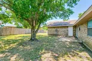 3300 Heritage Ln, Forest Hill, TX 76140 - Photo 12