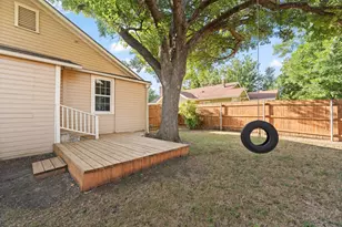 102 S 4th St, Grandview, TX 76050 - Photo 26
