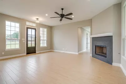 991 Hulen, Crowley, TX 76036 - Photo 8