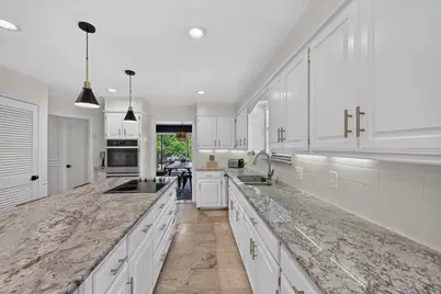 2304 Wakeforest Court, Arlington, TX 76012 - Photo 18