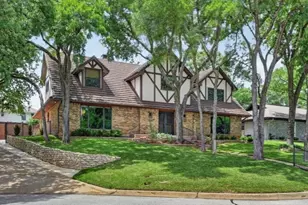 2304 Wakeforest Ct, Arlington, TX 76012 - Photo 1