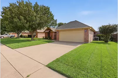 708 Hillcrest Drive, Cleburne, TX 76033 - Photo 4