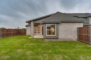 8247 Heritage Glen Dr, Red Oak, TX 75154 - Photo 2