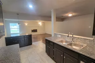 5613 Ammons St, Haltom City, TX 76117 - Photo 4