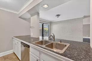 5932 Sandhurst Ln, Dallas, TX 75206 - Photo 18