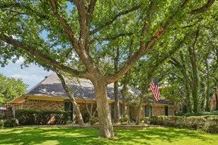 6102 Waterview Dr, Arlington, TX 76016 - Photo 1