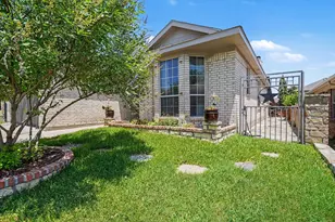 9936 Blue Bell Dr, Fort Worth, TX 76108 - Photo 2