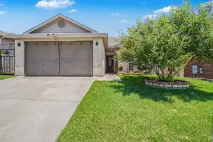 9936 Blue Bell Dr, Fort Worth, TX 76108 - Photo 4