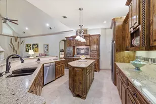 3403 W Hunter Bend Ct, Mansfield, TX 76063 - Photo 12
