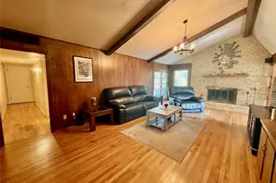 9908 Greenfield Dr, Dallas, TX 75238 - Photo 4