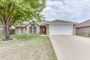 1020 Thistle Meade Cir, Burleson, TX 76028 - Photo 2