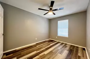 1010 S Retta St, Fort Worth, TX 76111 - Photo 14
