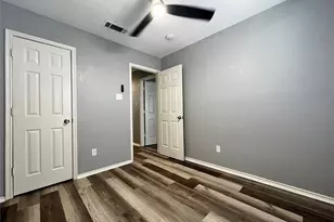 1010 S Retta St, Fort Worth, TX 76111 - Photo 20