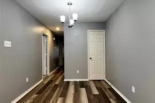 1010 S Retta St, Fort Worth, TX 76111 - Photo 6