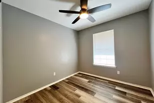 1010 S Retta St, Fort Worth, TX 76111 - Photo 22