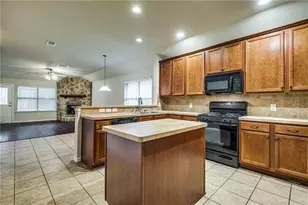 811 Creekside Dr, Little Elm, TX 75068 - Photo 8