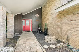 2512 Winding Hollow Ln, Arlington, TX 76006 - Photo 2