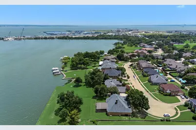 2318 Southbay Circle, Rowlett, TX 75088 - Photo 2