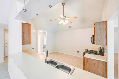 2822 White Oak Drive, Grand Prairie, TX 75052 - Photo 14