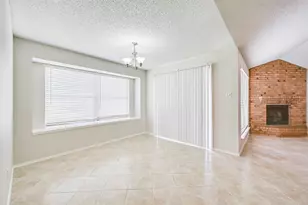 2822 White Oak Dr, Grand Prairie, TX 75052 - Photo 8