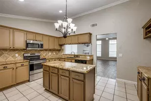 4528 Fargo Dr, Grand Prairie, TX 75052 - Photo 4