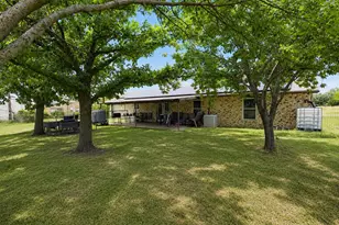119 Dennis St, Jacksboro, TX 76458 - Photo 22