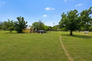 119 Dennis St, Jacksboro, TX 76458 - Photo 26