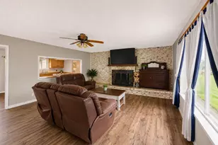 119 Dennis St, Jacksboro, TX 76458 - Photo 4