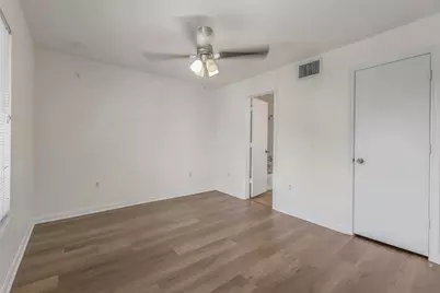 527 Southwest Parkway #303, College Station, TX 77840 - Photo 12