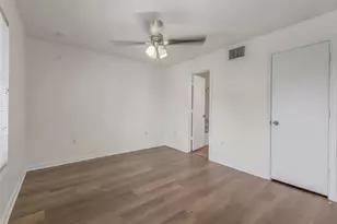 527 Southwest Pkwy, College Station, TX 77840 - Photo 12