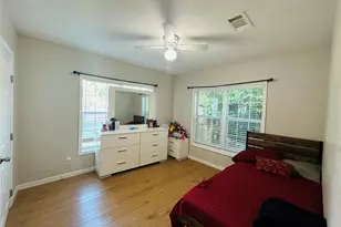 107 N Dwight Ave, Dallas, TX 75211 - Photo 4